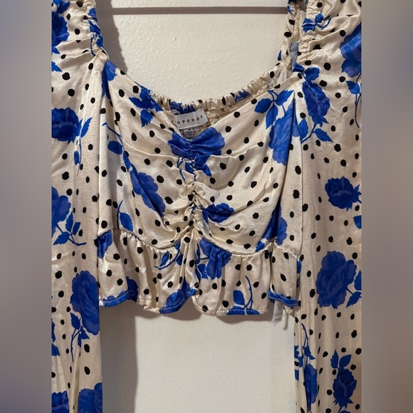 TopShop silky cropped blouse. Size 4​ - Picture 2 of 4